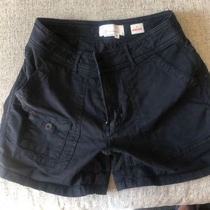 Anthropologie: Wanderer low rise shorts NWT 27P